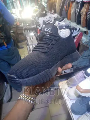 Chaussures Trening Disponible