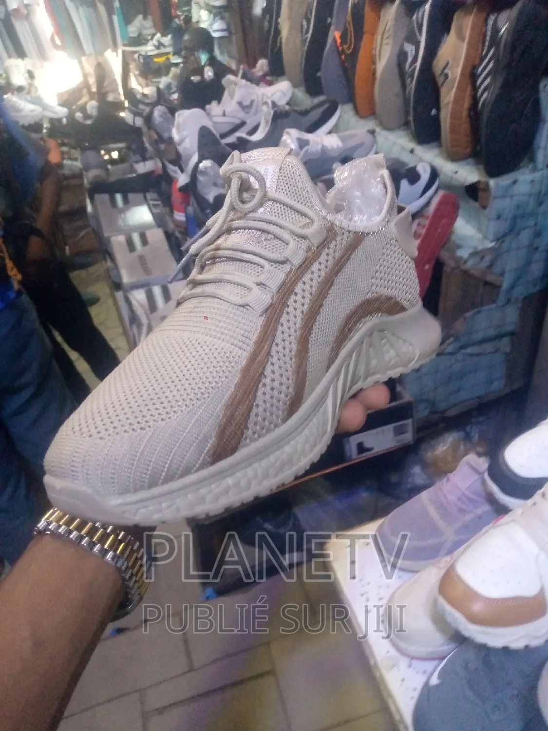 Chaussures Trening Disponible