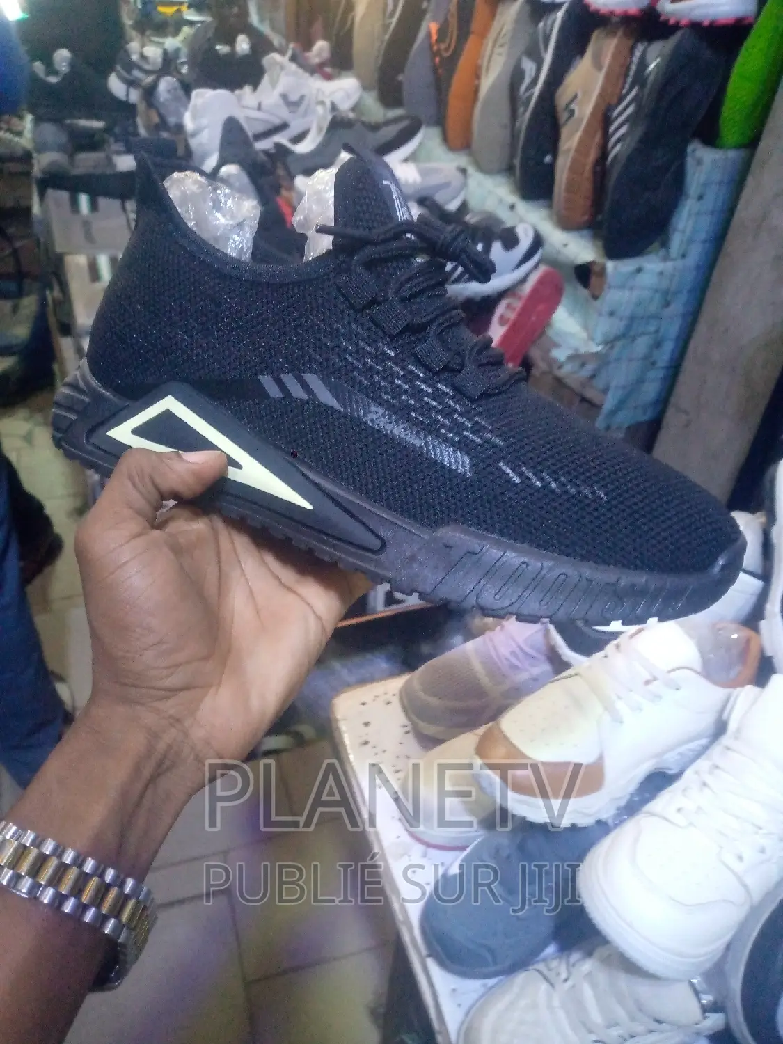 Chaussures Trening Disponible
