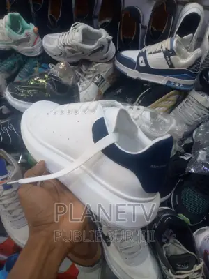 Photo - Chaussures Très Jolie Disponible Gf