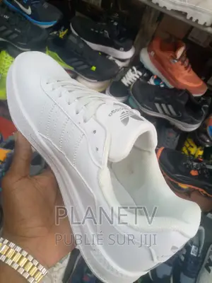 Photo - Chaussures Très Jolie Disponible M