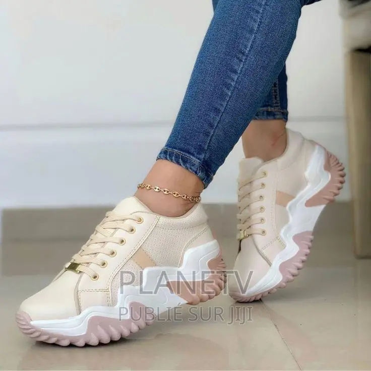 Chaussures Pour Femmes Très Jolies Disponible F
