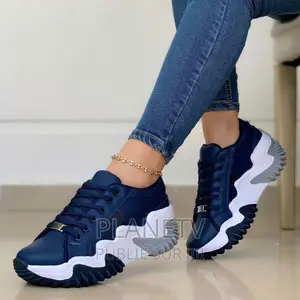 Chaussures Pour Femmes Très Jolies Disponible F