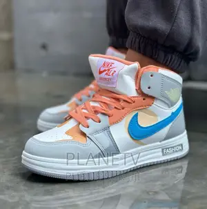 Photo - Basket Nike Très Original Disponible F