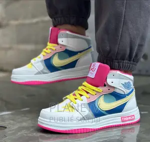 Basket Nike Très Original Disponible F