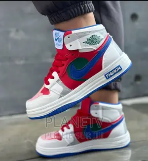 Basket Nike Très Original Disponible F