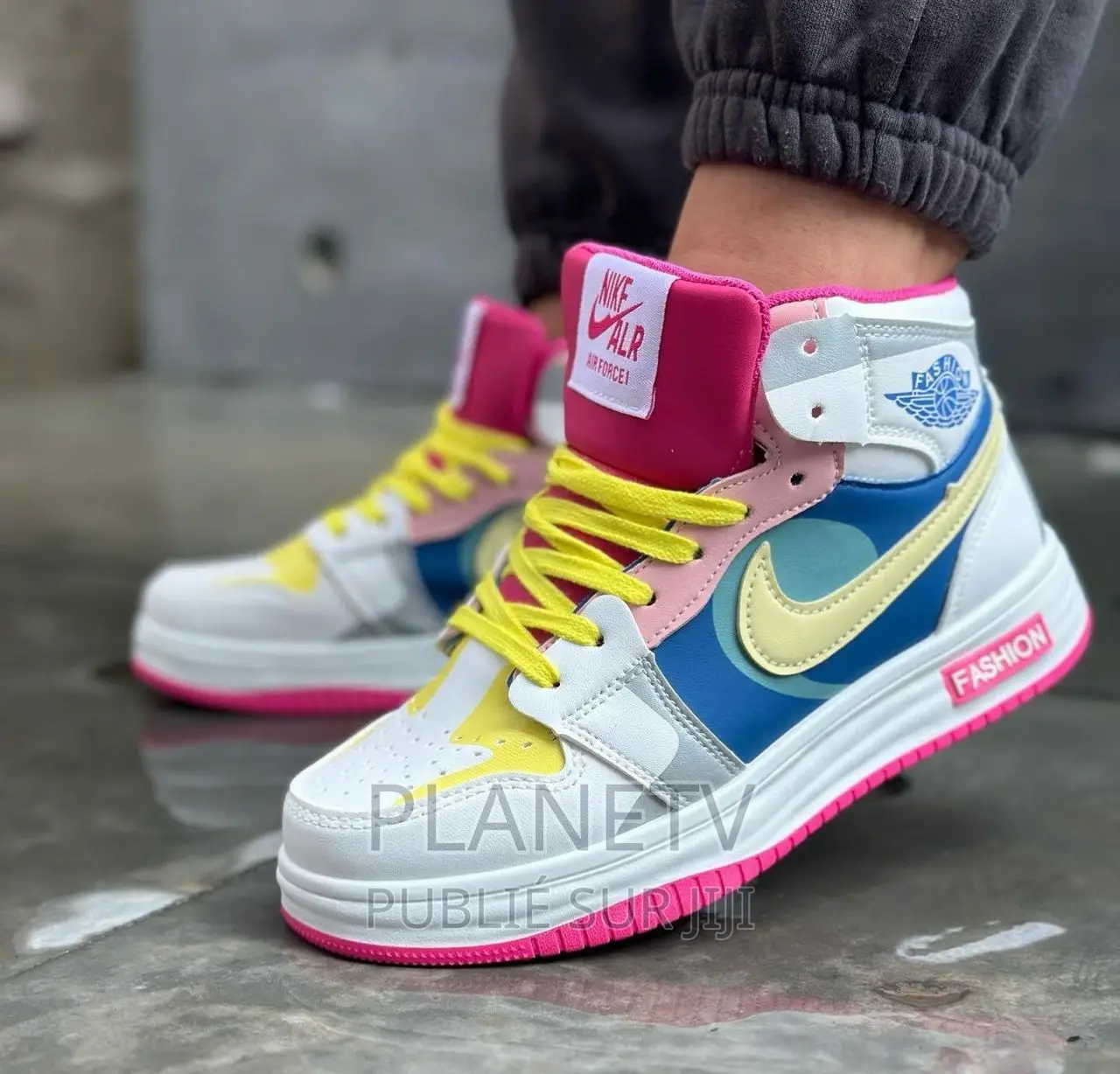 Basket Nike Très Original Disponible F