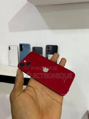 Photo - Apple iPhone 13 128 GB Rouge
