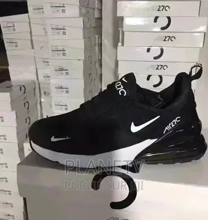 Chaussures Nike Très Jolie Disponible TDS