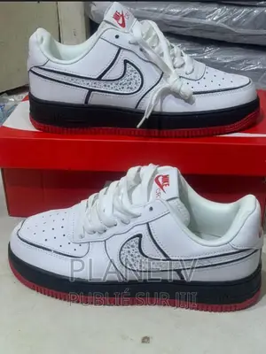 Chaussures Nike Très Jolie Disponible TDS