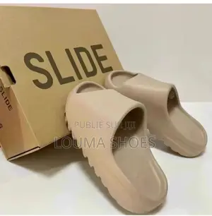 Photo - Yeezy Slide