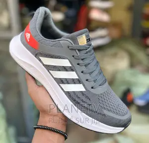 Chaussures Adidas Très Jolie Disponible TDS