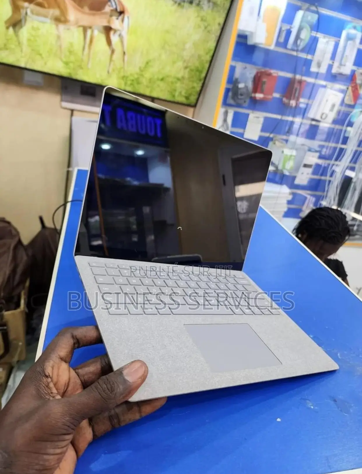 New Microsoft Surface Laptop 2 16GB Intel Core I7 SSD 512GB