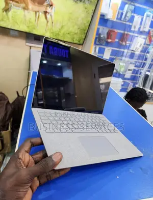 New Microsoft Surface Laptop 2 16GB Intel Core I7 SSD 512GB