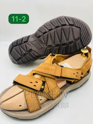 Photo - Chaussures Claquettes Disponible TDS