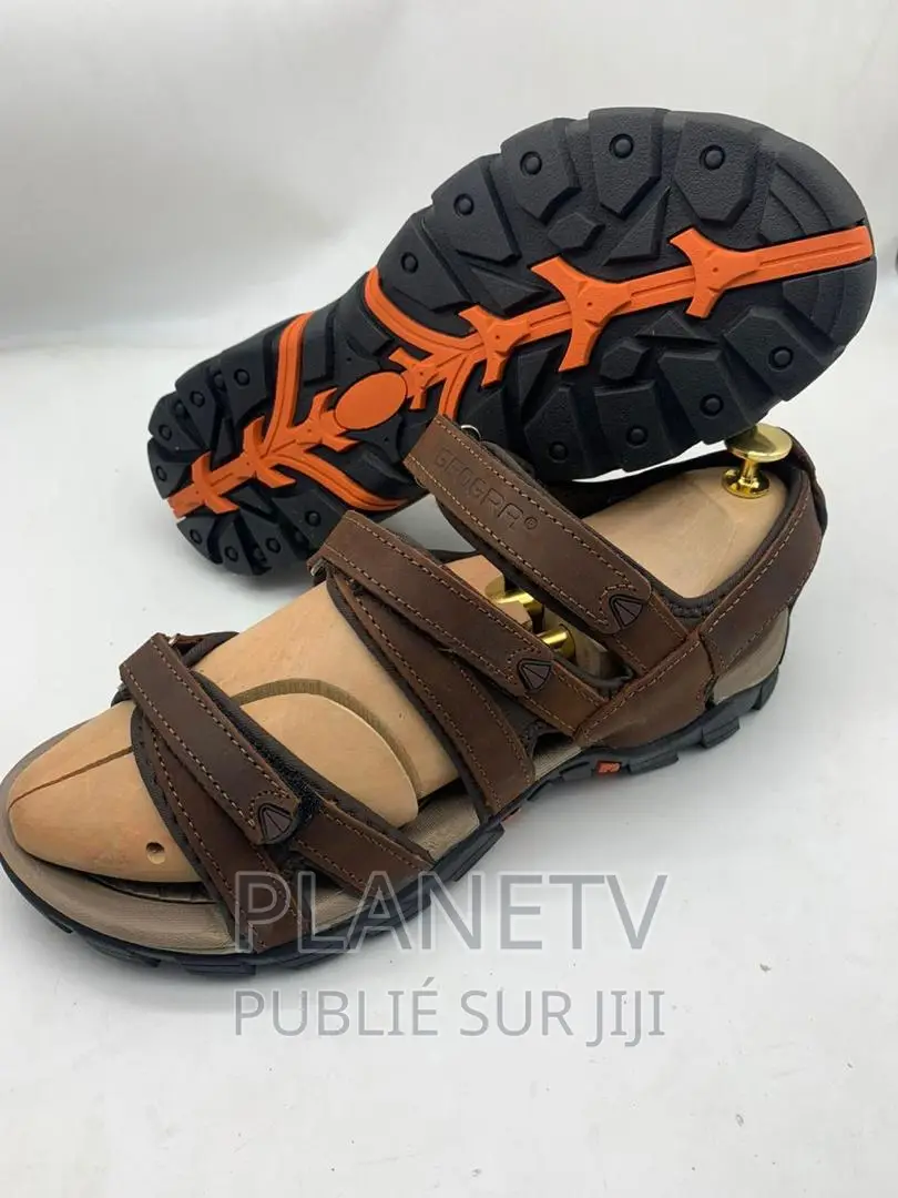 Chaussures Claquettes Disponible TDS
