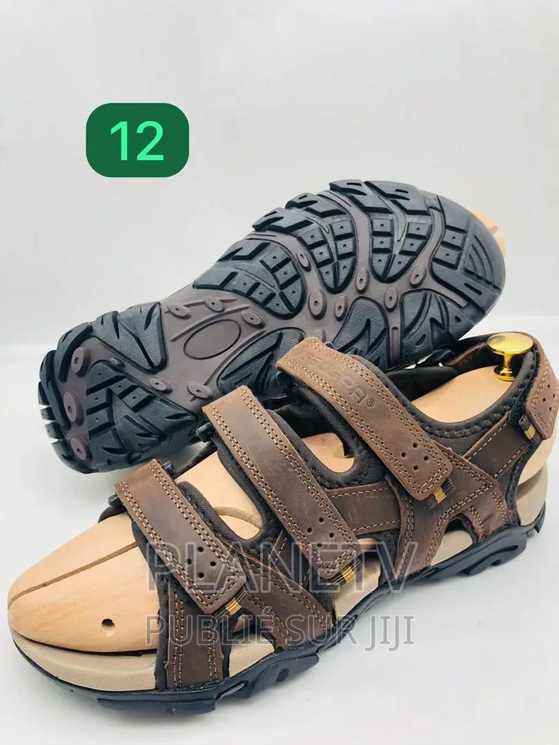 Chaussures Claquettes Disponible TDS