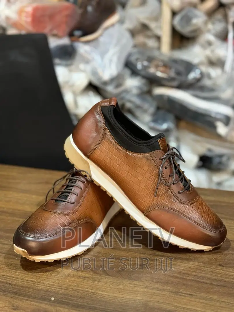 Chaussures en Cuir Disponible NVS