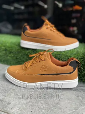 Photo - Chaussures Très Original Disponible Cf