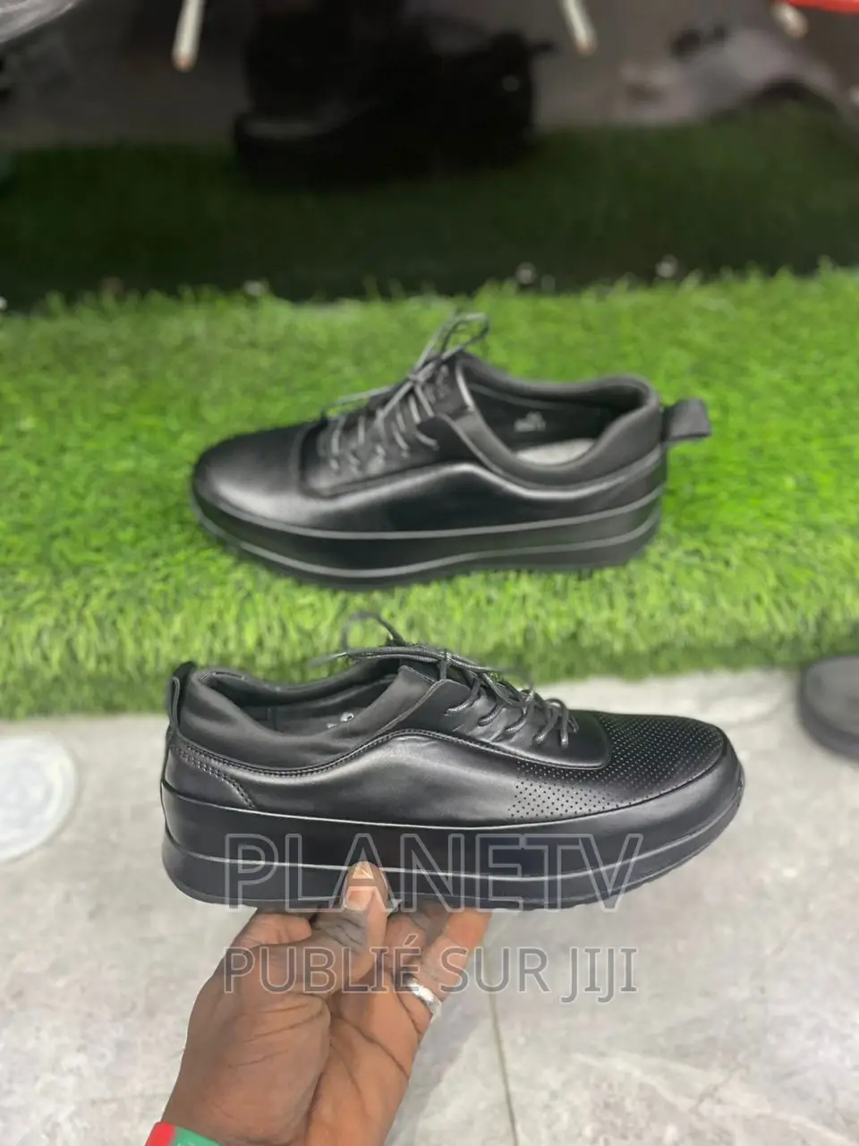 Chaussures en Cuir Disponible Cf