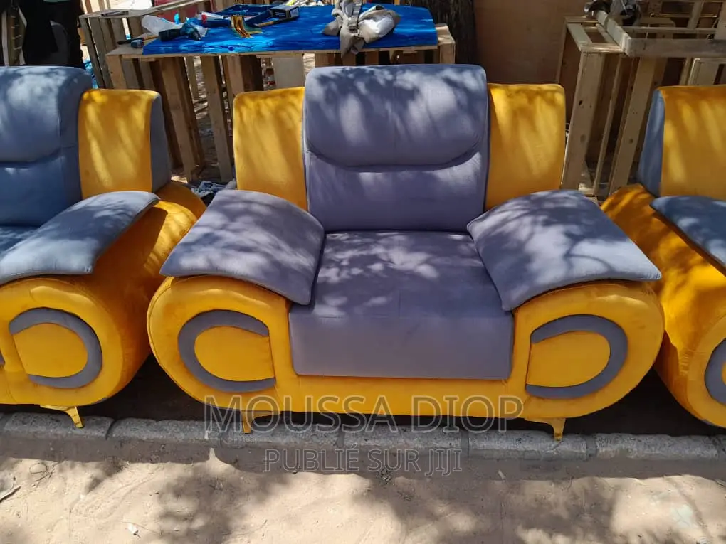 Salon Disponible Sur Commande