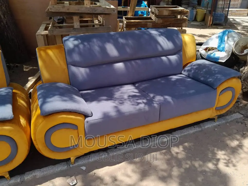 Salon Disponible Sur Commande