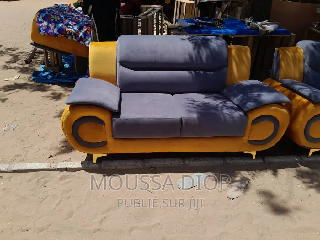 Salon Disponible Sur Commande