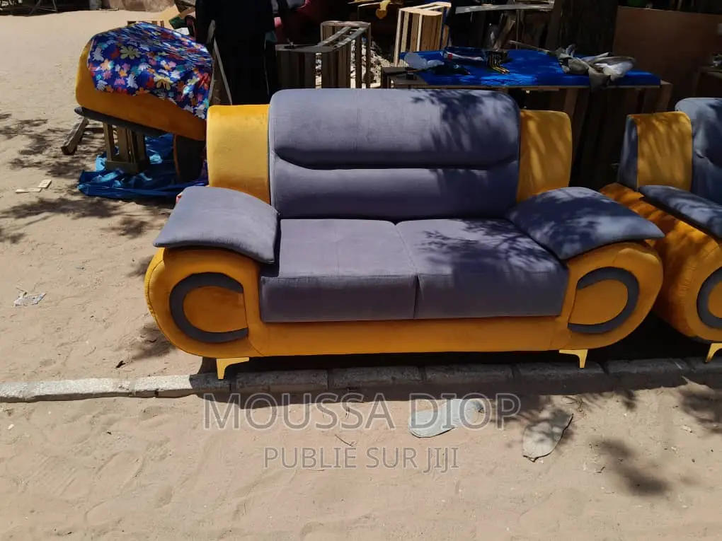 Salon Disponible Sur Commande