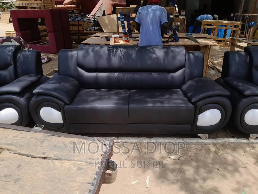 Disponible Sur Commande