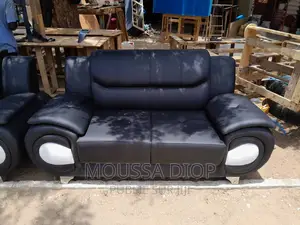 Disponible Sur Commande