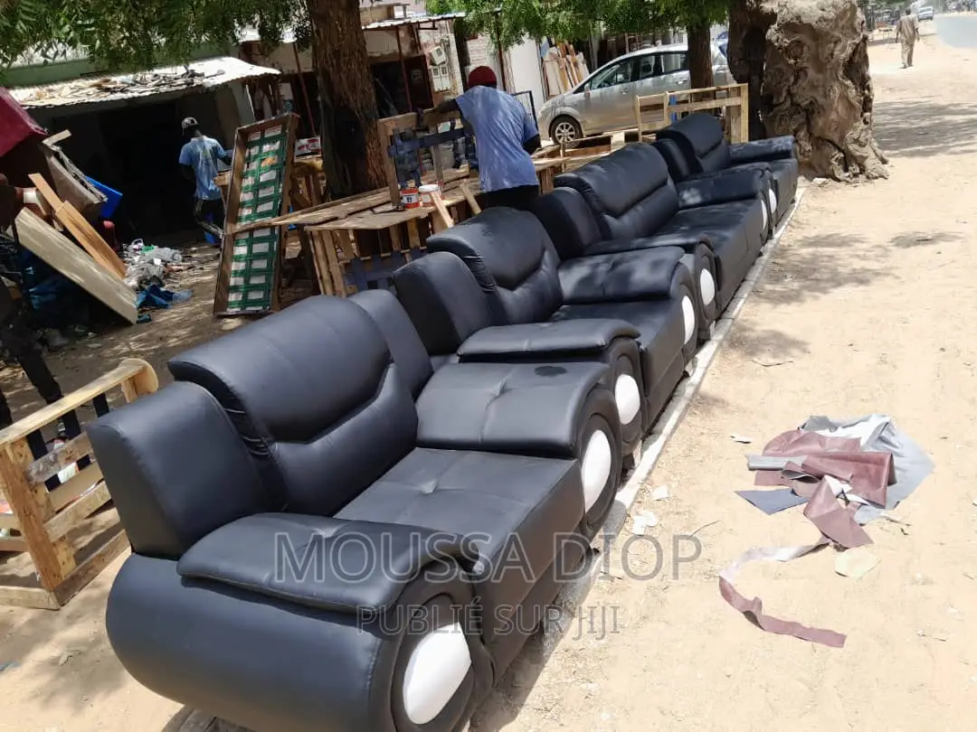 Disponible Sur Commande