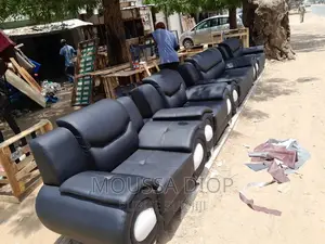 Disponible Sur Commande