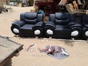 Disponible Sur Commande