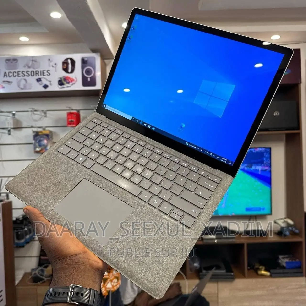 New Microsoft Surface Laptop 2 16GB Intel Core I7 SSD 256GB