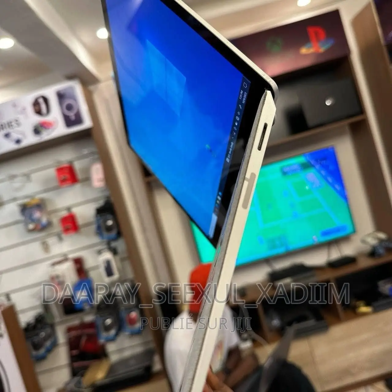 New Microsoft Surface Laptop 2 16GB Intel Core I7 SSD 256GB