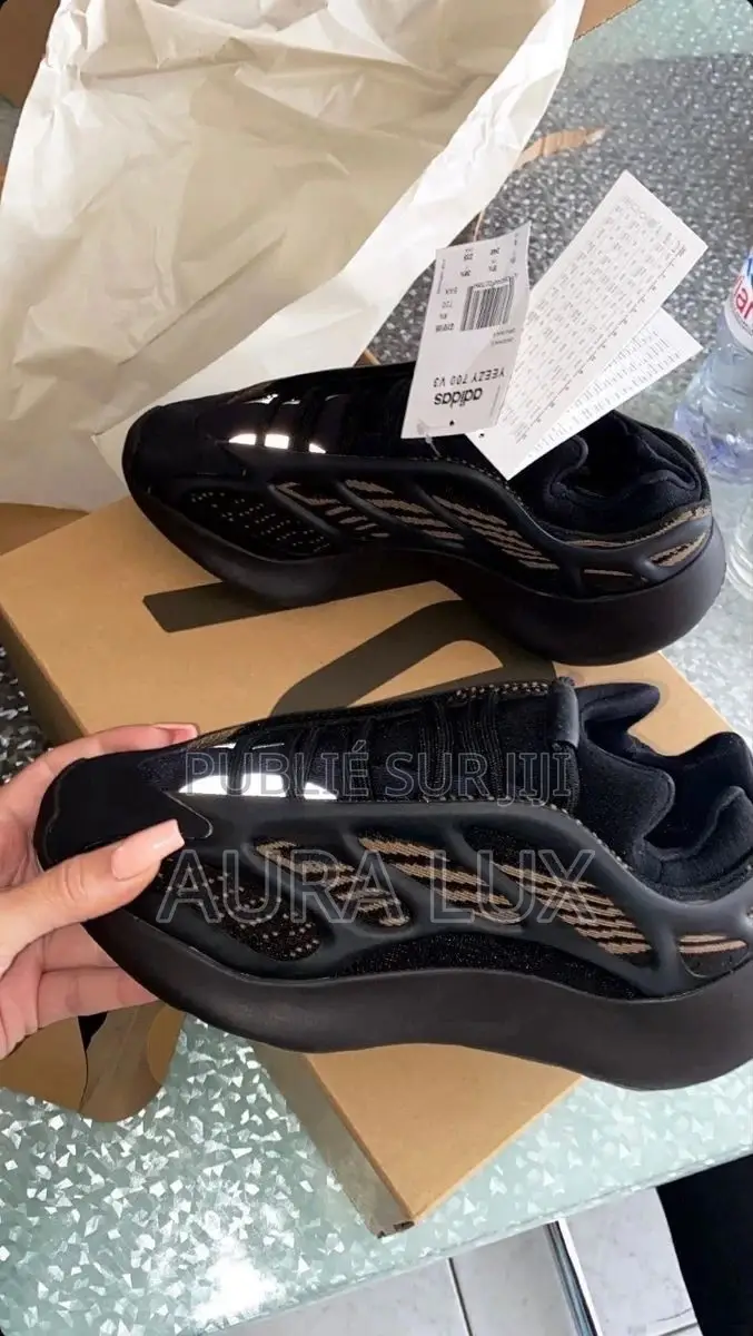 Yeezy V700 Original