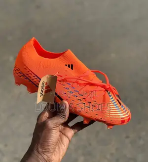 Photo - Crampons Adidas