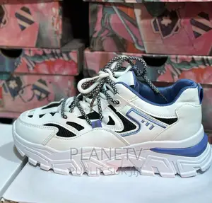 Photo - Chaussures Très Jolie Disponible Nv