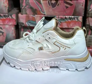 Chaussures Très Jolie Disponible Nv