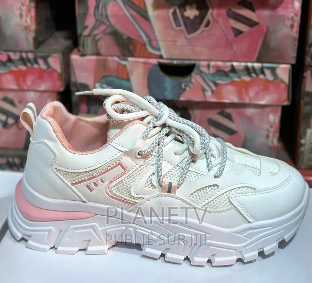 Chaussures Très Jolie Disponible Nv