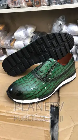 Photo - Chaussures en Cuir Disponible Nv