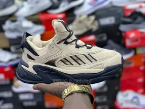 Chaussures Très Jolie Disponible Nv