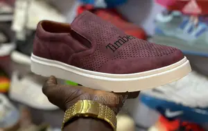 Photo - Chaussures Très Jolie Disponible TDS