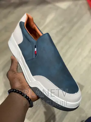 Photo - Chaussures Très Jolie Et De Bonnes Qualités Disponible TDS