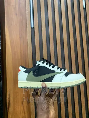 Chaussures Nike Très Jolies Disponible Cf