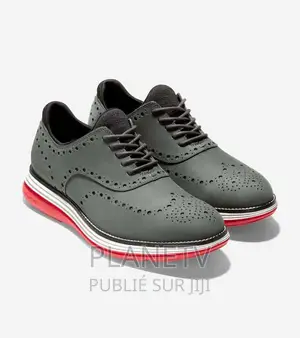 Photo - Chaussures Très Jolie Disponible Cf