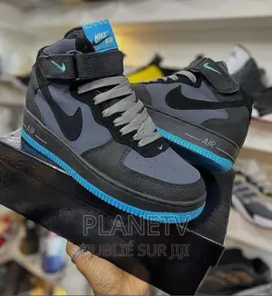 Chaussures Jordan 4 Original Disponible NVS