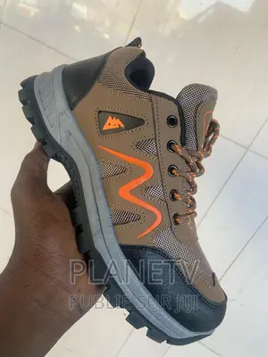 Chaussures Très Jolie Et Original Disponible Dadc