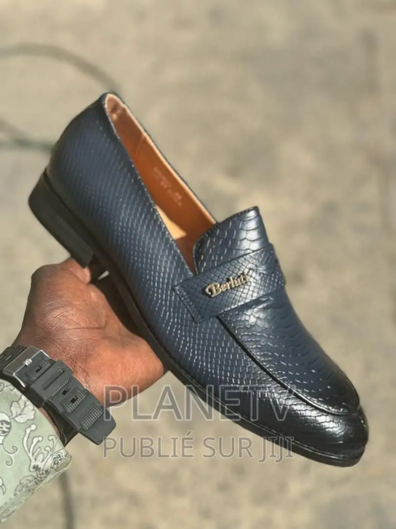 Chaussures De Ville en Cuir Disponible NVS