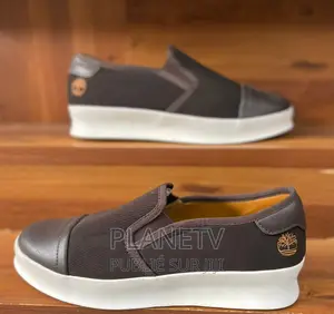 Photo - Chaussures Très Jolie Disponible